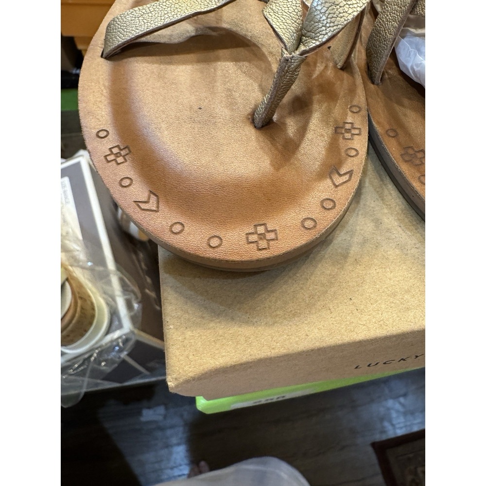 Lucky Brand Ainsley strappy sandals Travertine Size 9 Flat! - Picture 5 of 9